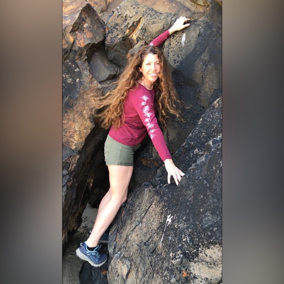 Meet your Poshers, Stephanie & Avalon - Picture 12 of 15